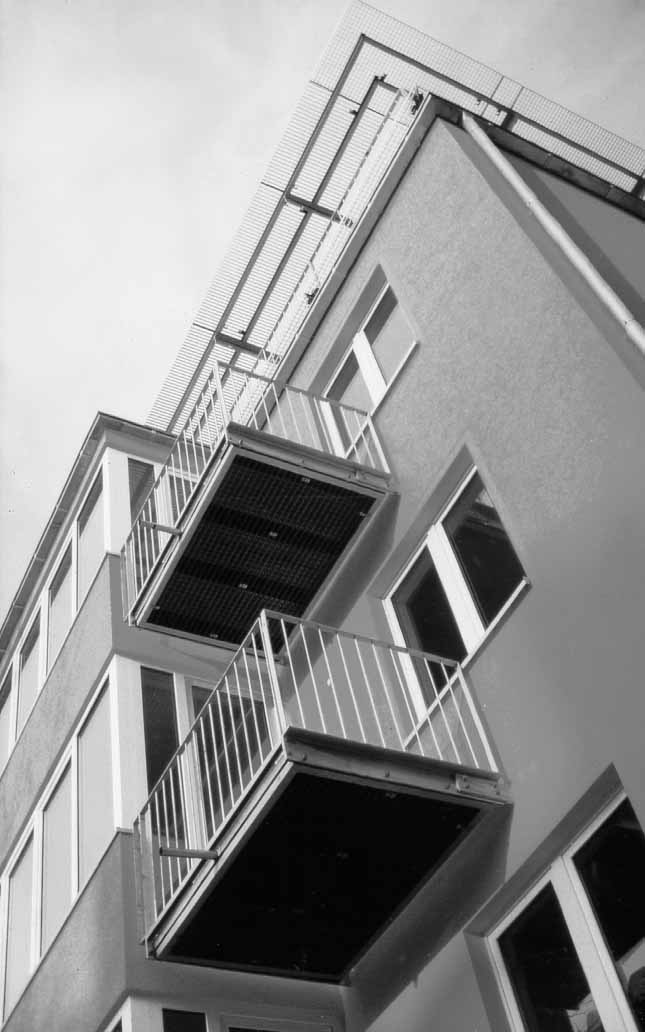 1994-95_Dresden_Hueblerstrasse_Foto_02_Rueckseite